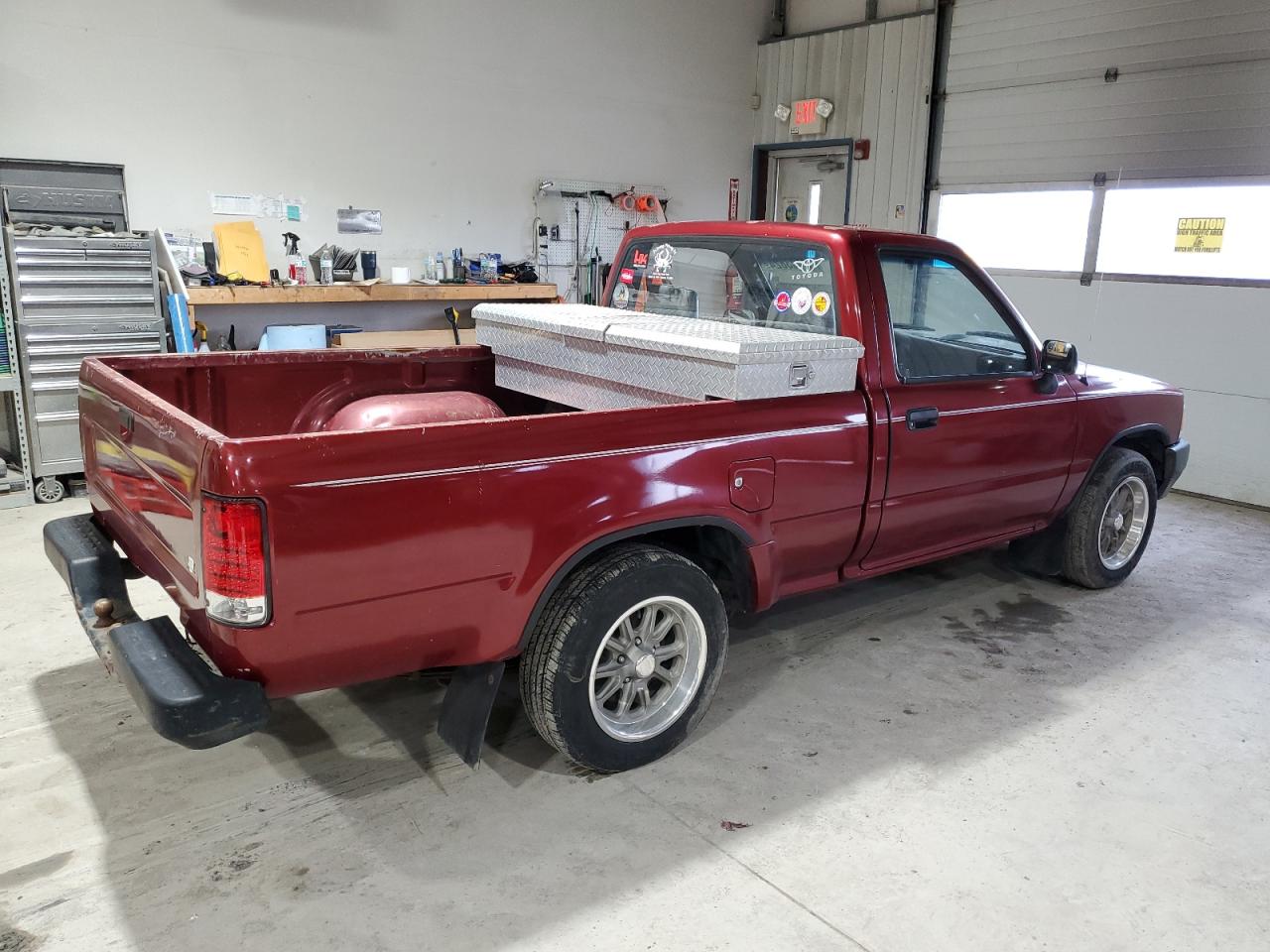 Lot #3029437696 1990 TOYOTA PICKUP 1/2