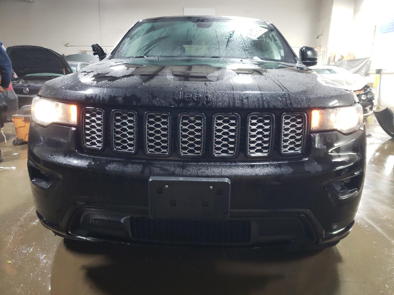 JEEP GRAND CHEROKEE LAREDO