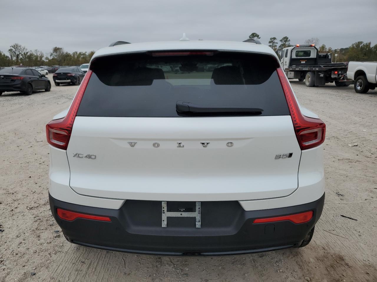 Lot #3025704304 2024 VOLVO XC40 PLUS