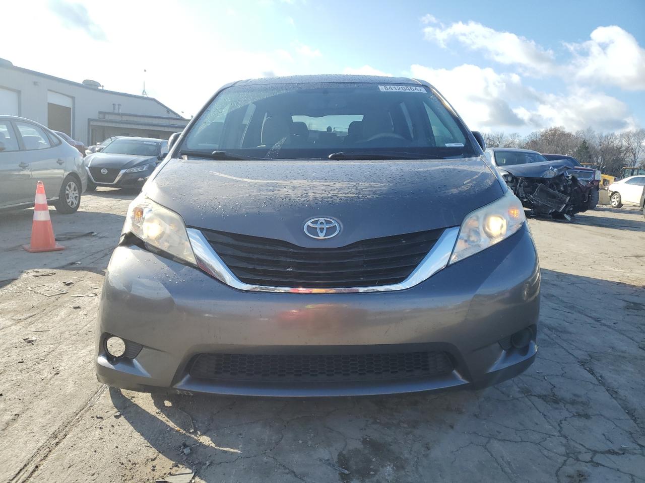 Lot #3025984998 2014 TOYOTA SIENNA LE