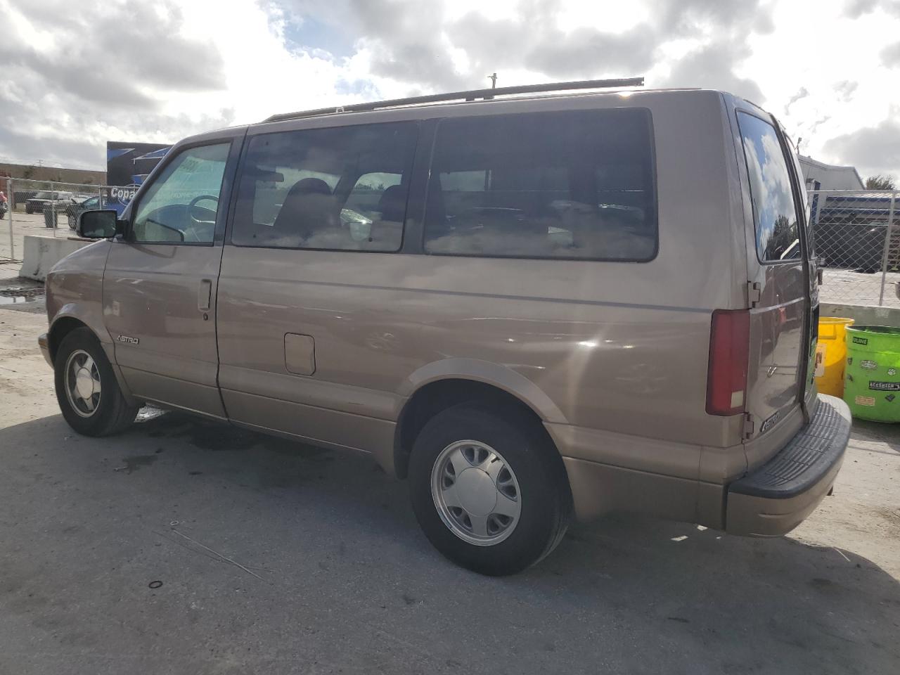 Lot #3029603126 2001 CHEVROLET ASTRO