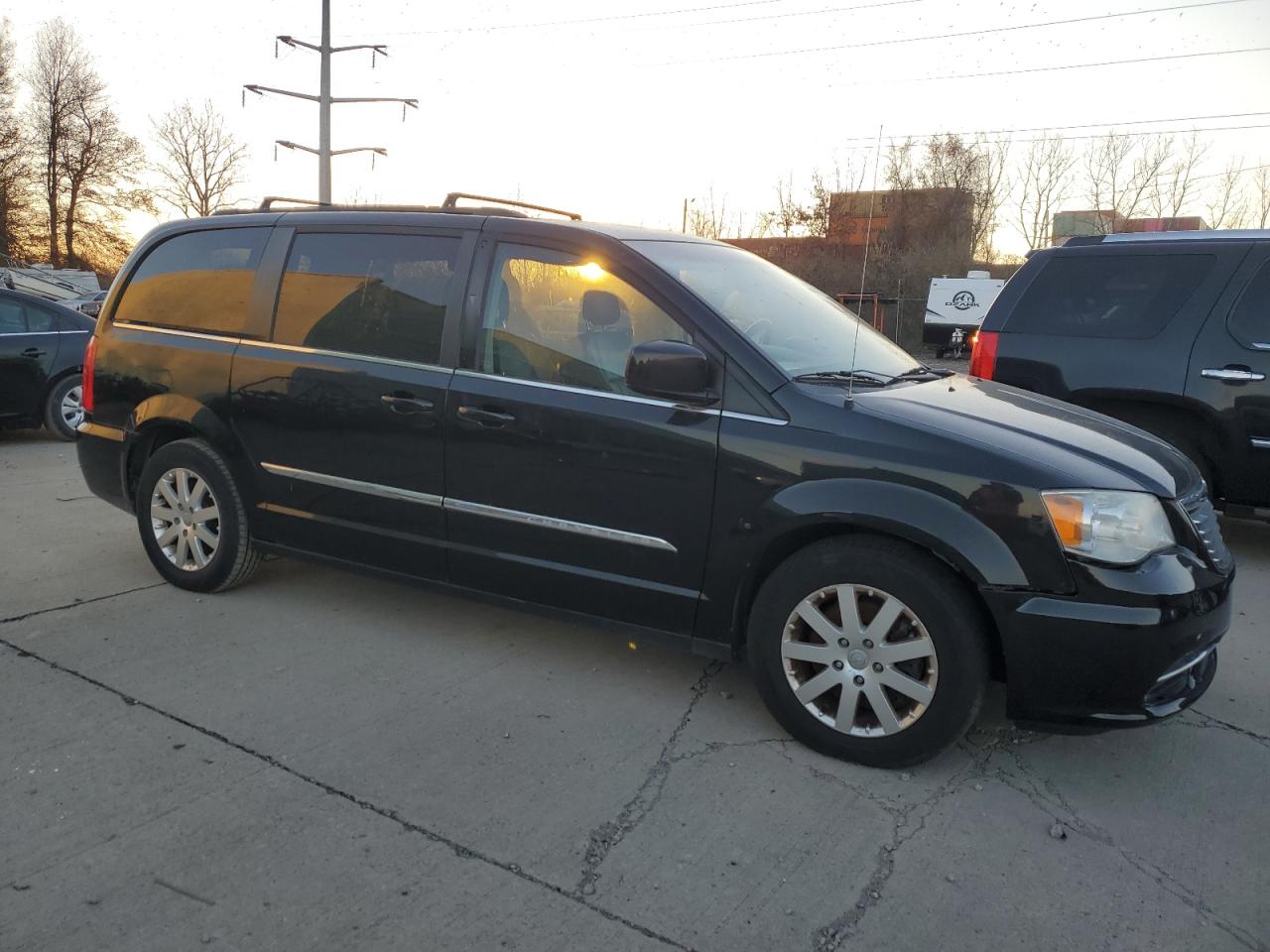 Lot #3029351692 2015 CHRYSLER TOWN & COU