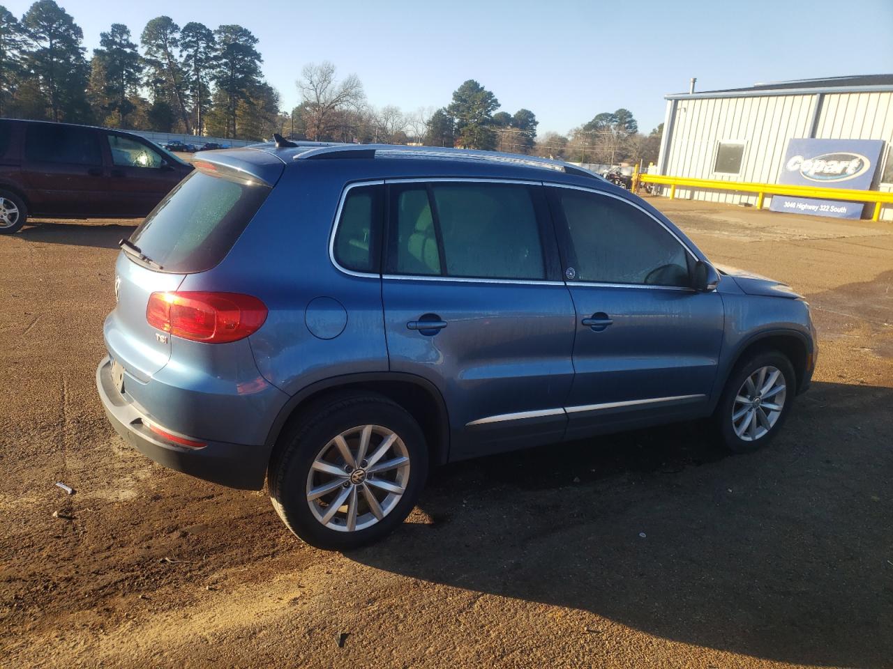 Lot #3030397478 2017 VOLKSWAGEN TIGUAN WOL