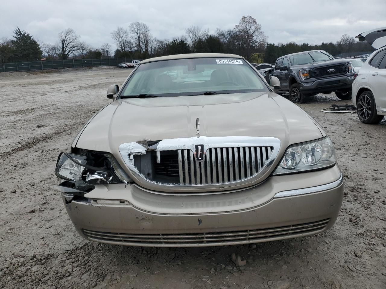 Lot #3049574636 2003 LINCOLN TOWN CAR S