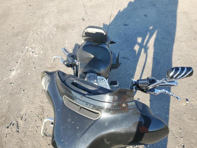 2019 HARLEY-DAVIDSON FLHX - 1HD1KBC1XKB676010