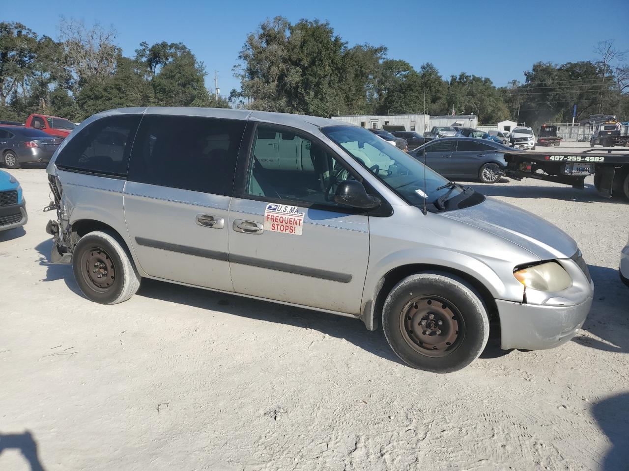 Lot #3041649514 2005 CHRYSLER TOWN & COU