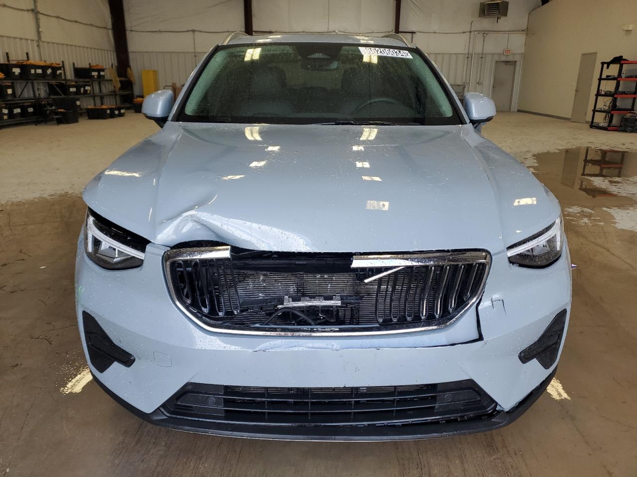 Lot #3049543634 2024 VOLVO XC40 CORE