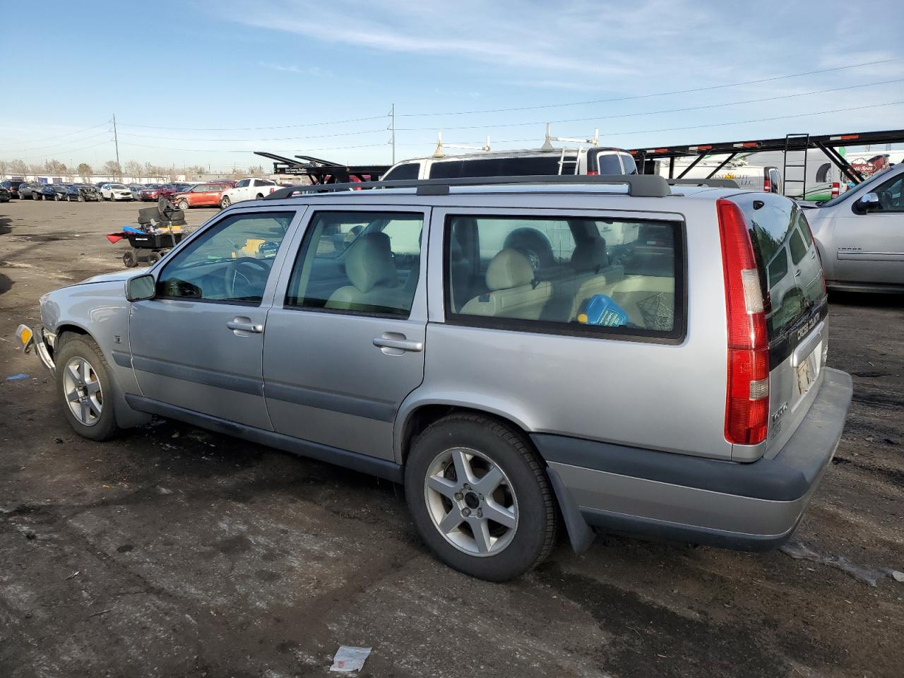 Lot #3026236279 1999 VOLVO V70 XC