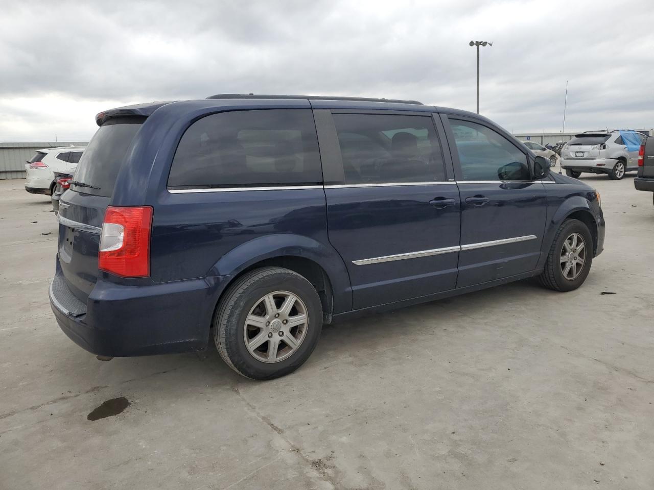 Lot #3040839758 2013 CHRYSLER TOWN AND C