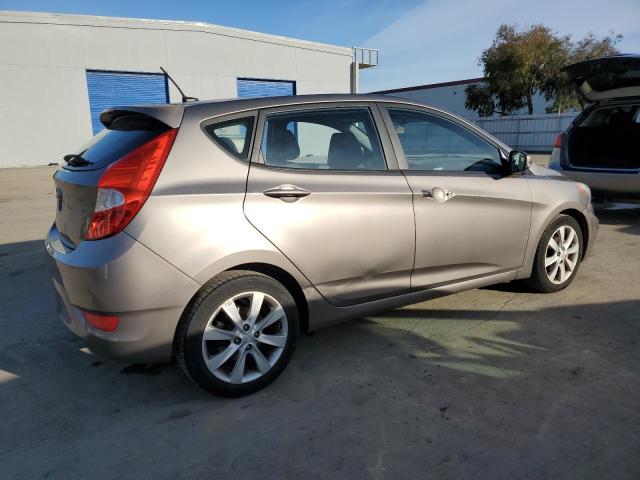 VIN KMHCU5AE0DU137927 2013 HYUNDAI ACCENT no.3