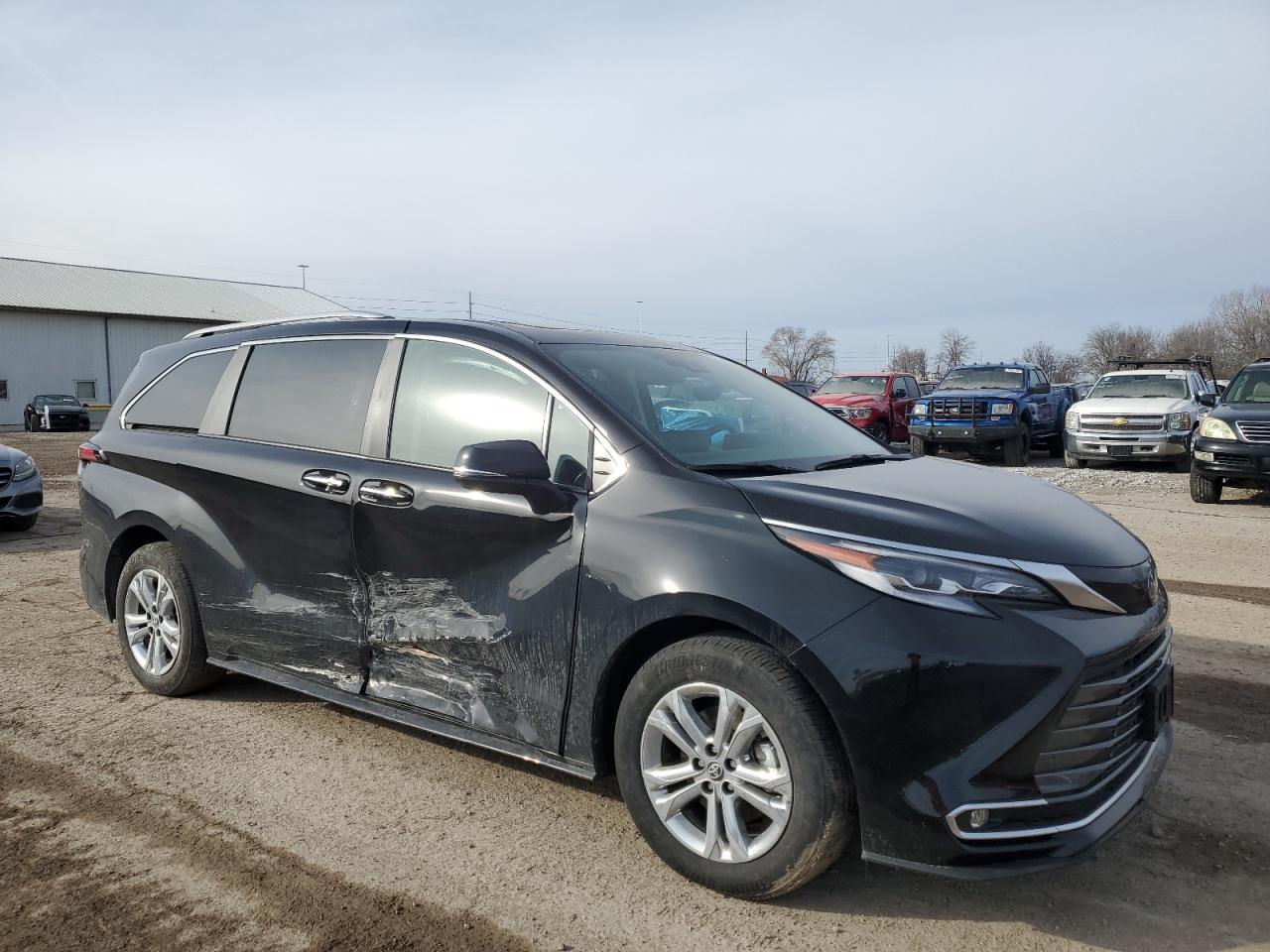 Lot #3033273813 2023 TOYOTA SIENNA LIM