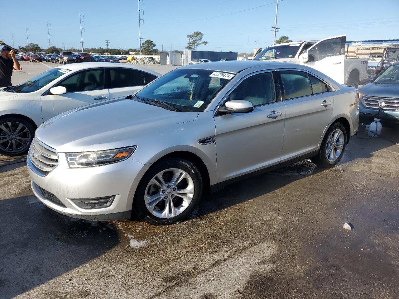  Salvage Ford Taurus