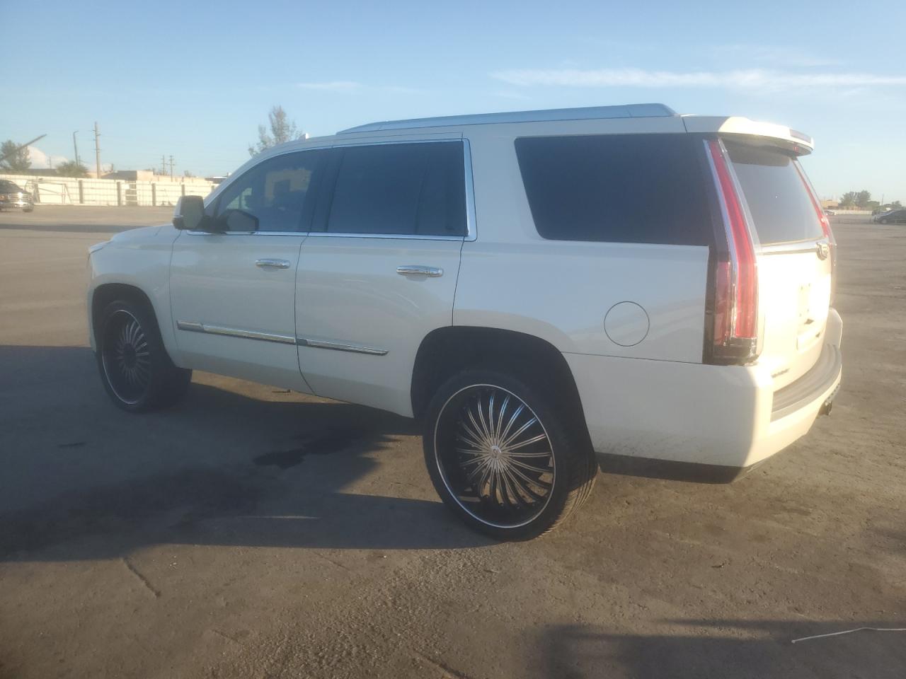 Lot #3029424693 2015 CADILLAC ESCALADE P