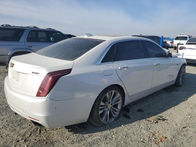 VIN 1G6KP5R68JU129058 2018 CADILLAC CT6 no.3