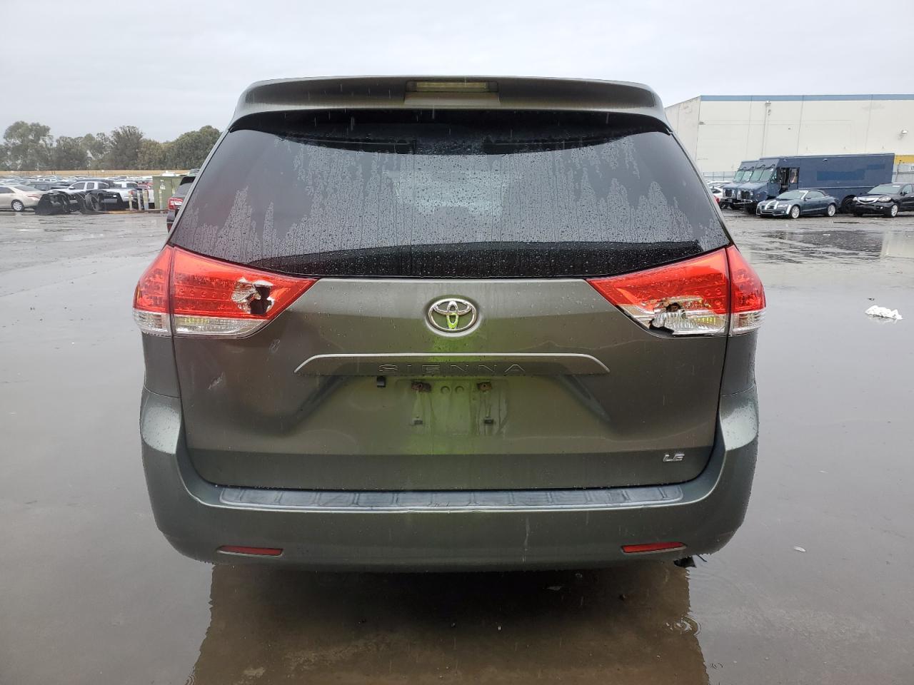 Lot #3052269595 2012 TOYOTA SIENNA BAS