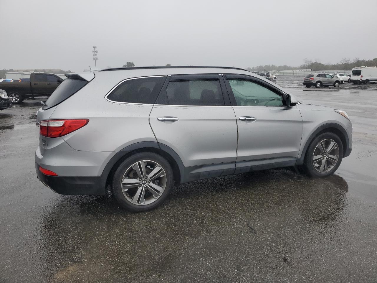 Lot #3027010921 2015 HYUNDAI SANTA FE G