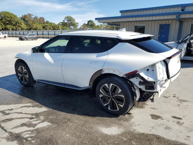 KIA EV6 LIGHT 2024 white  electric KNDC34LA3R5192157 photo #3