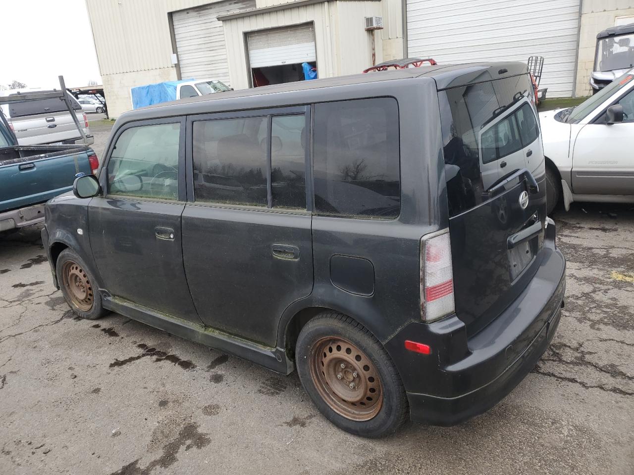 Lot #3045661639 2006 SCION XB