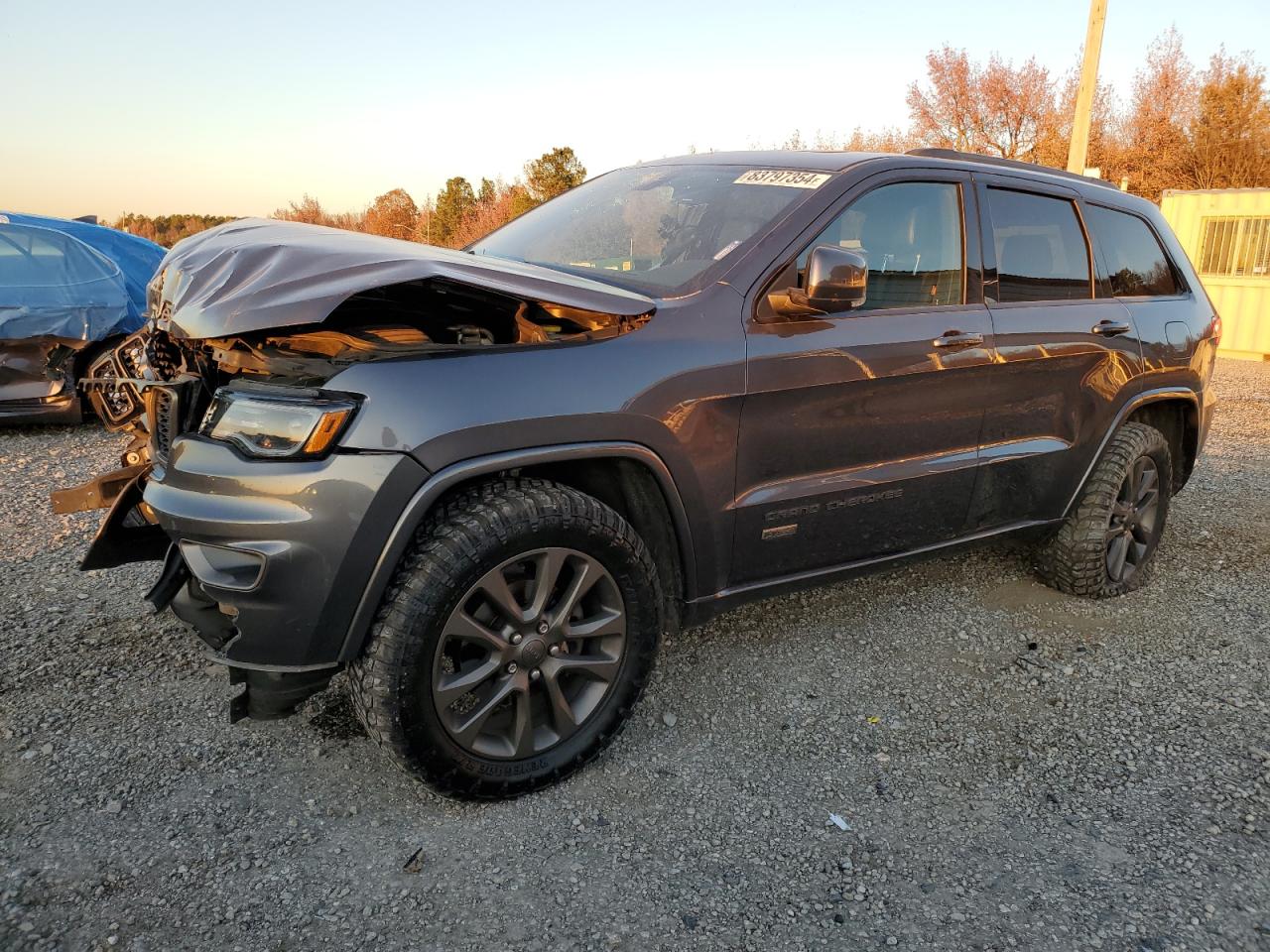  Salvage Jeep Grand Cherokee