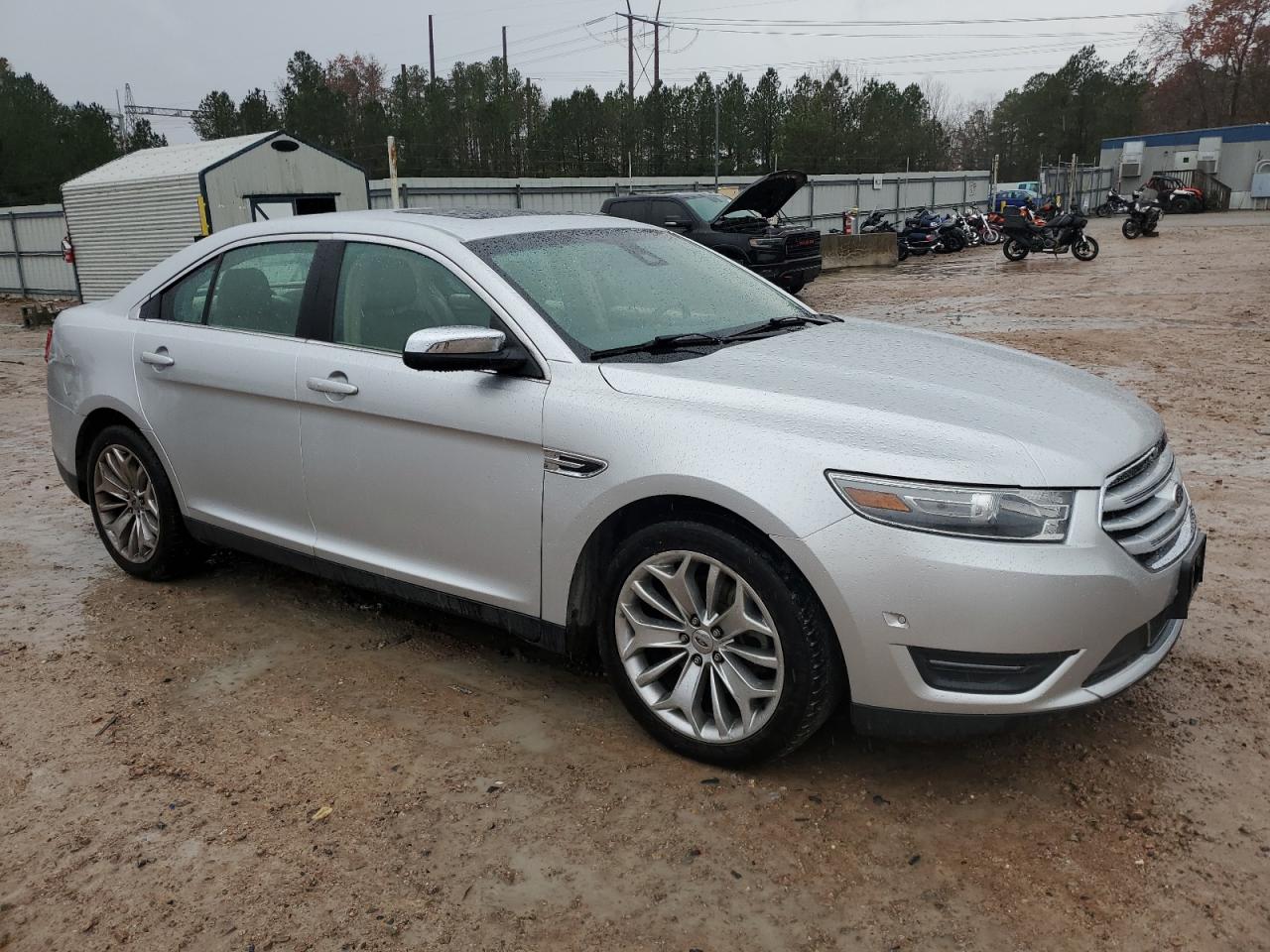 Lot #3027080784 2013 FORD TAURUS LIM