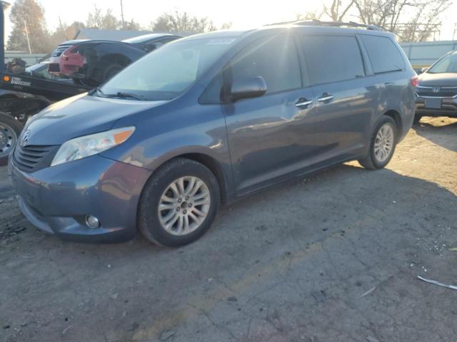 TOYOTA SIENNA XLE