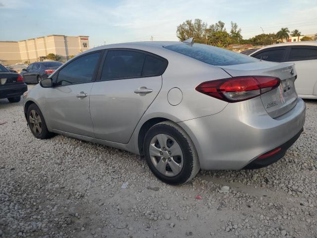 VIN 3KPFK4A76JE205693 2018 KIA FORTE no.2