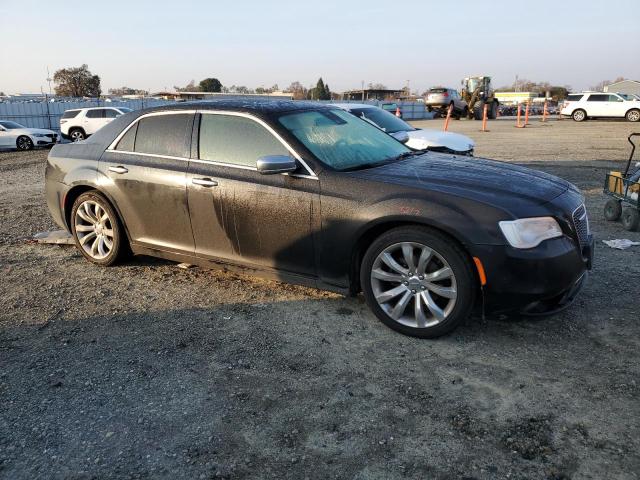 VIN 2C3CCAEG7JH324435 2018 CHRYSLER 300 no.4