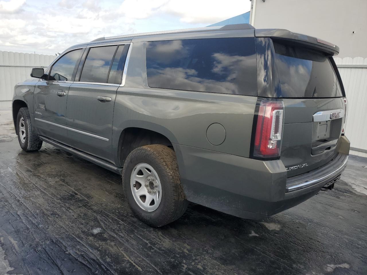 Lot #3033243817 2017 GMC YUKON XL D