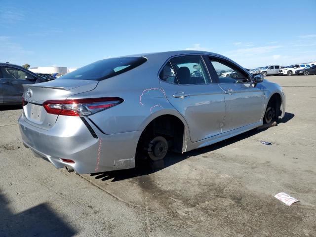 VIN 4T1B11HKXJU614173 2018 TOYOTA CAMRY no.3