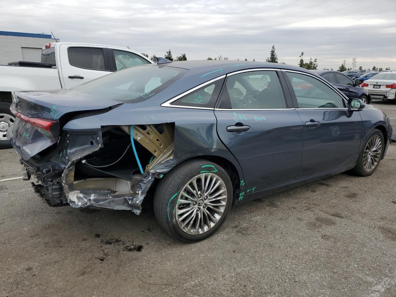 Lot #3030479460 2019 TOYOTA AVALON XLE