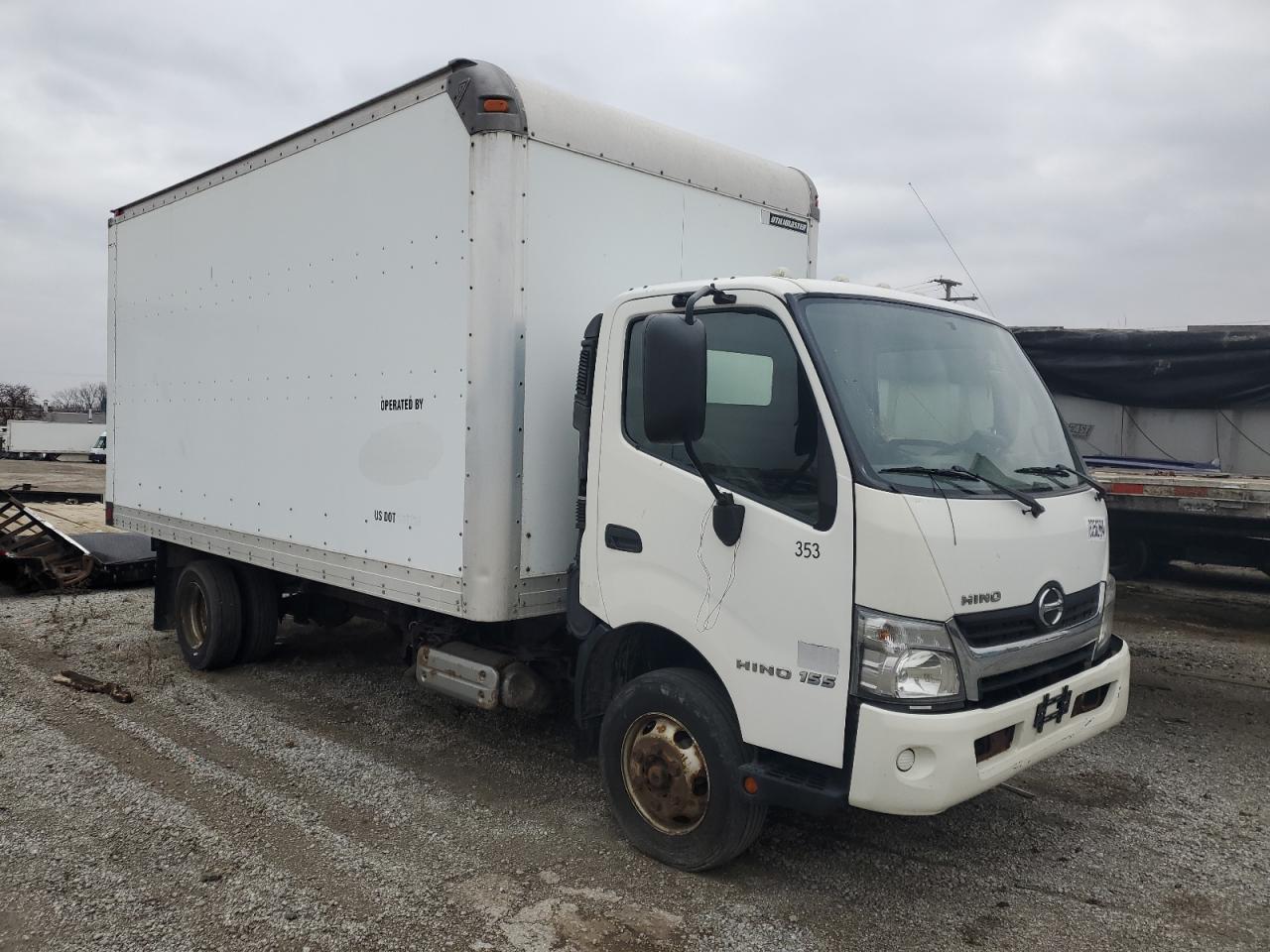 Lot #3040870176 2017 HINO 155