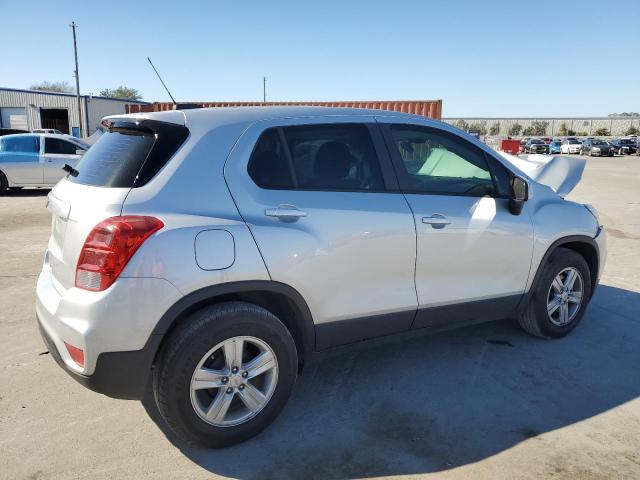 CHEVROLET TRAX LS 2020 silver  gas KL7CJKSB7LB337632 photo #4