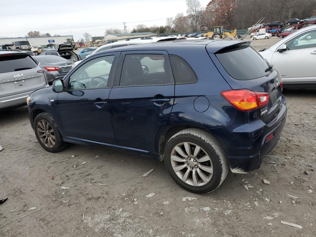 Lot #3029656109 2011 MITSUBISHI OUTLANDER