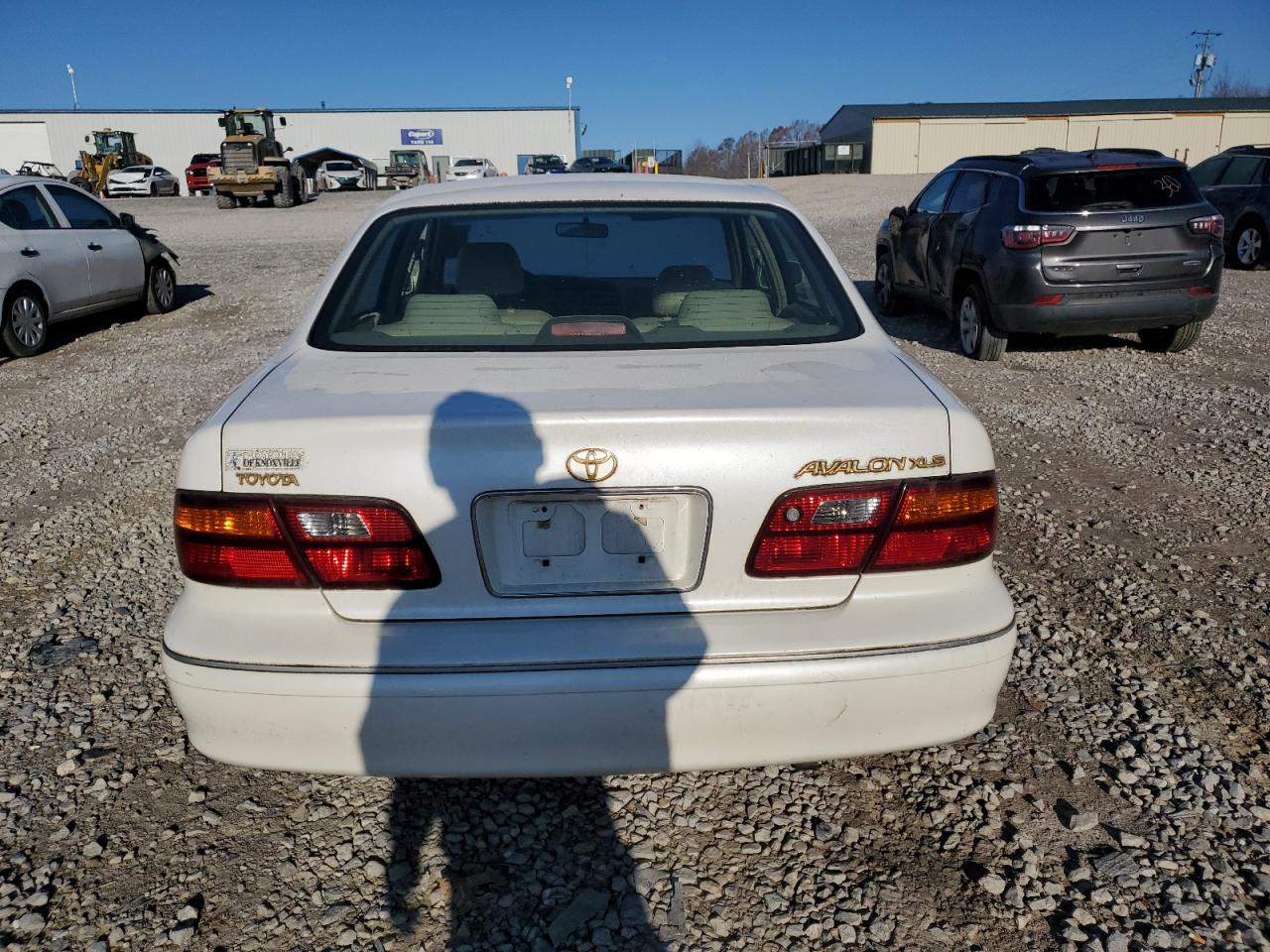 Lot #3024667656 1998 TOYOTA AVALON XL