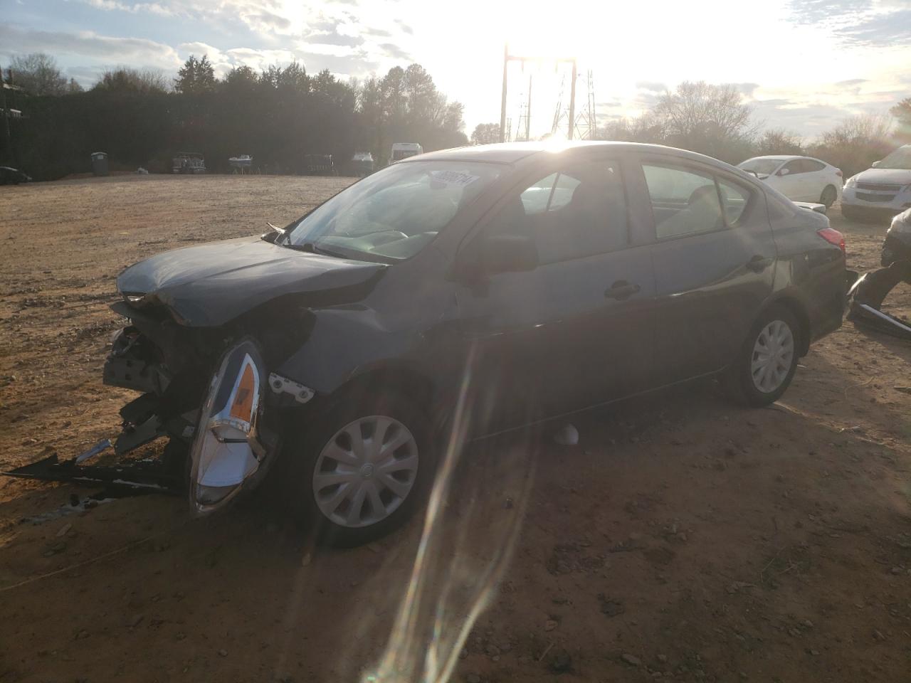  Salvage Nissan Versa