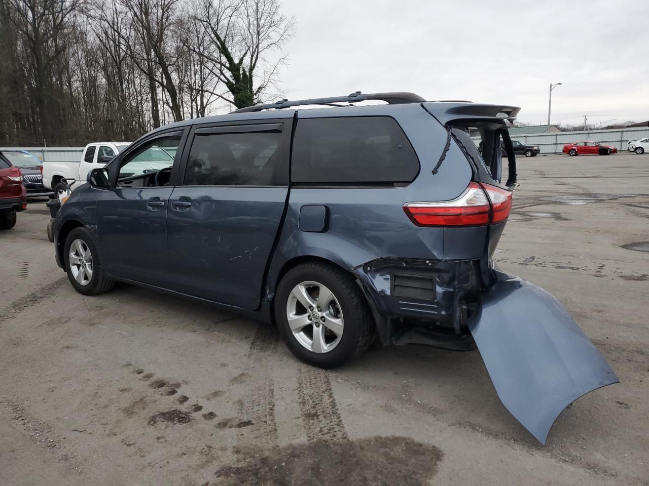 Lot #3040721754 2016 TOYOTA SIENNA LE