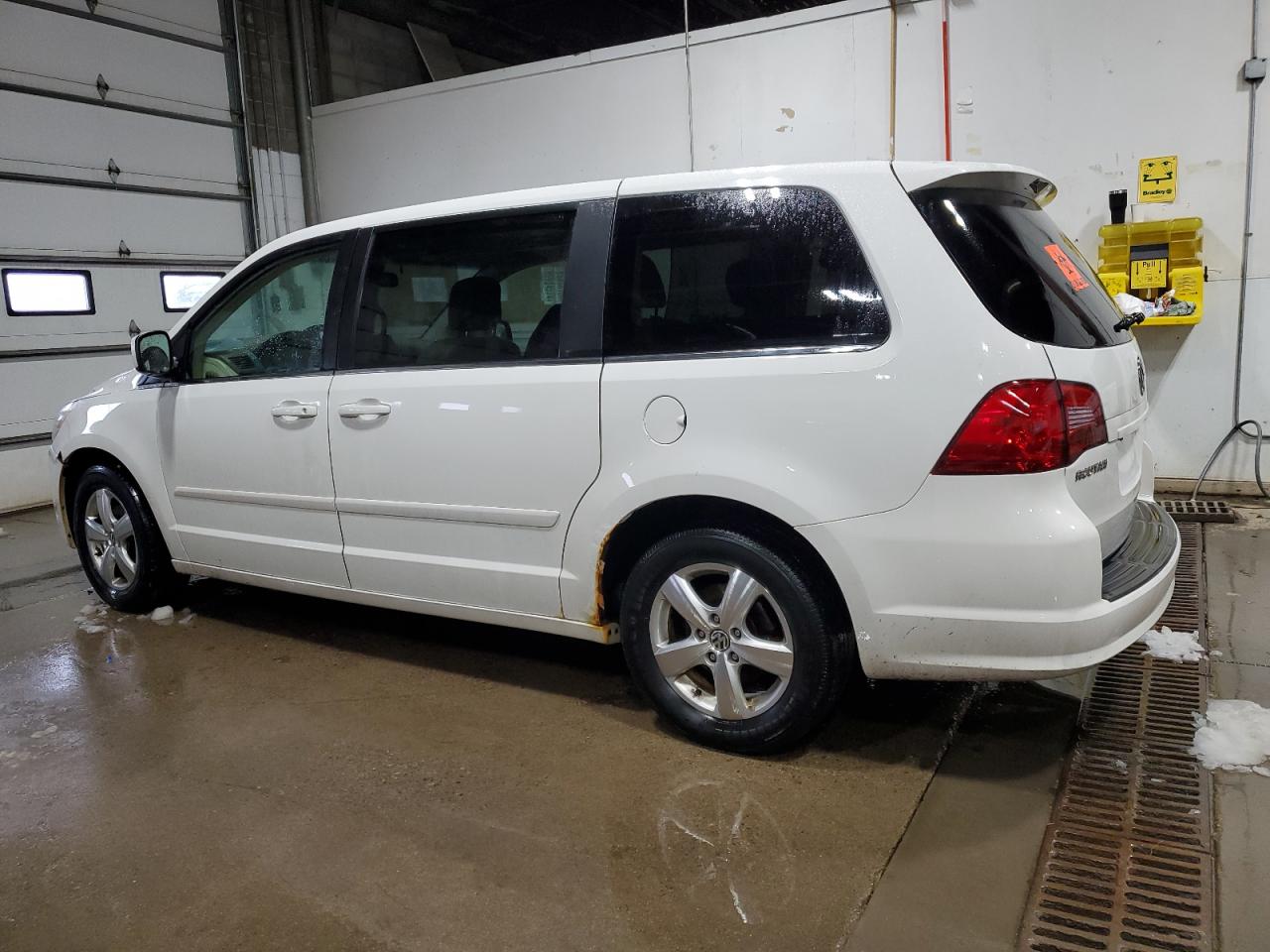 Lot #3034296080 2010 VOLKSWAGEN ROUTAN SE