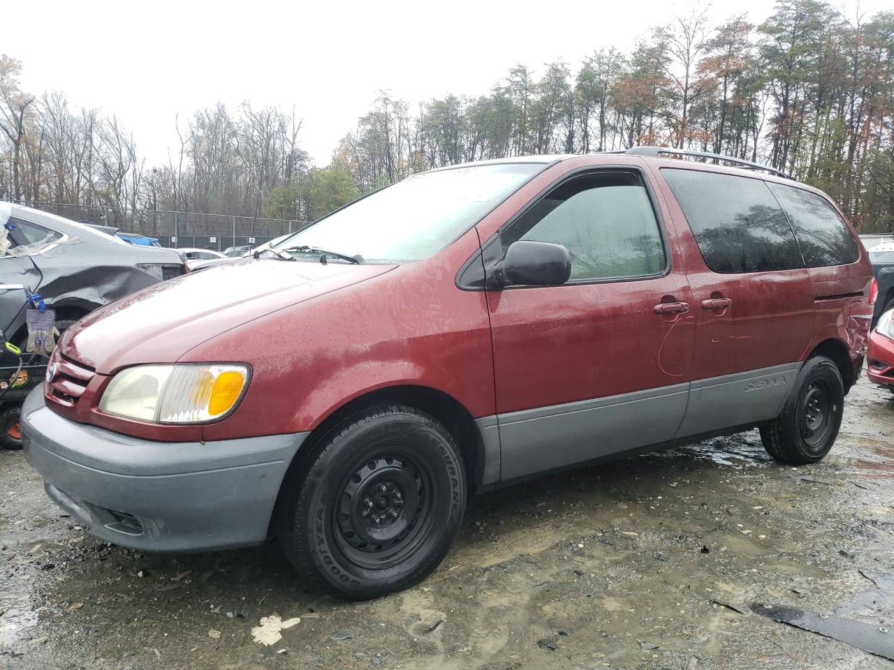 Lot #3027013791 2002 TOYOTA SIENNA CE