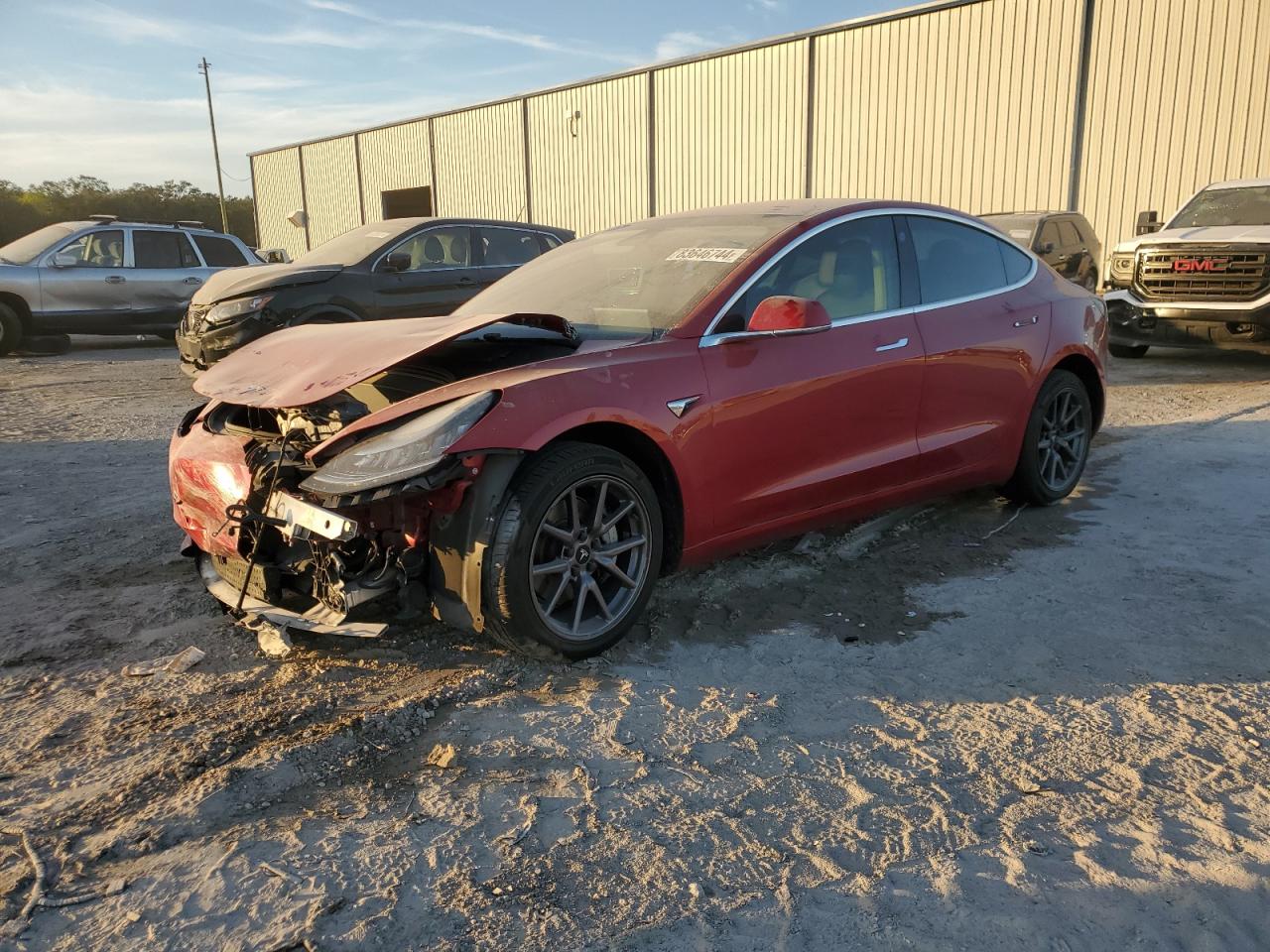 TESLA MODEL 3