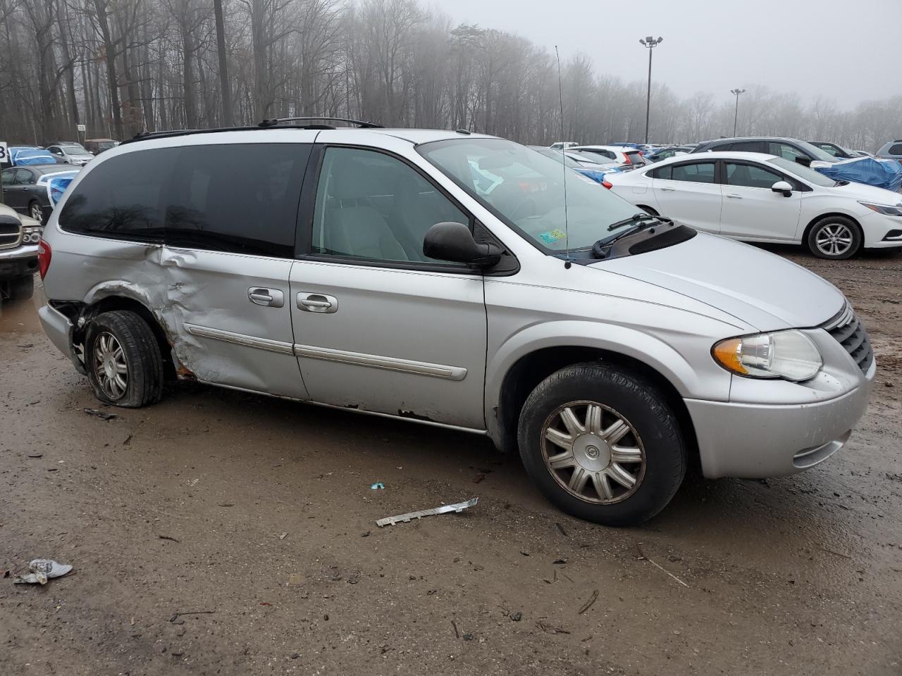 Lot #3033327821 2006 CHRYSLER TOWN & COU