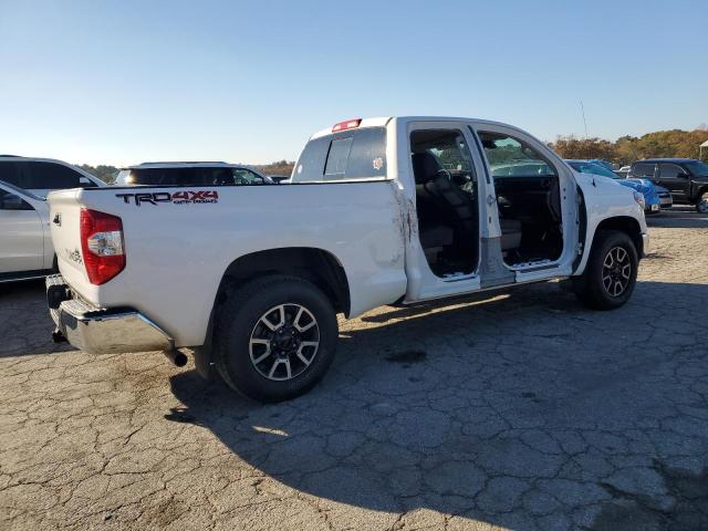 VIN 5TFUY5F15JX716330 2018 TOYOTA TUNDRA no.3