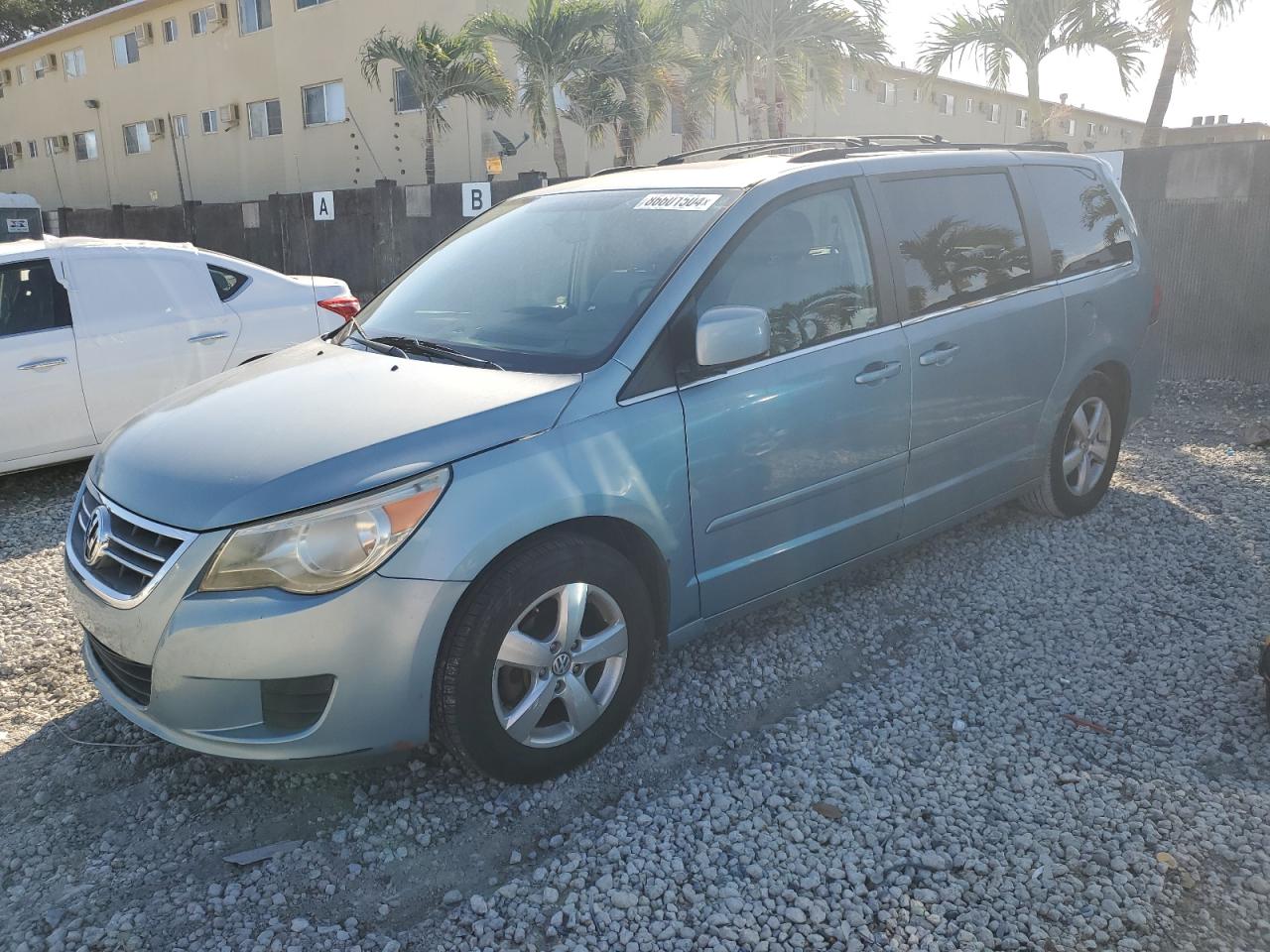 Lot #3036949731 2009 VOLKSWAGEN ROUTAN SEL