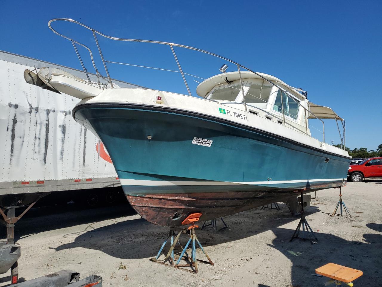 Lot #3041824413 2002 AUL BOAT