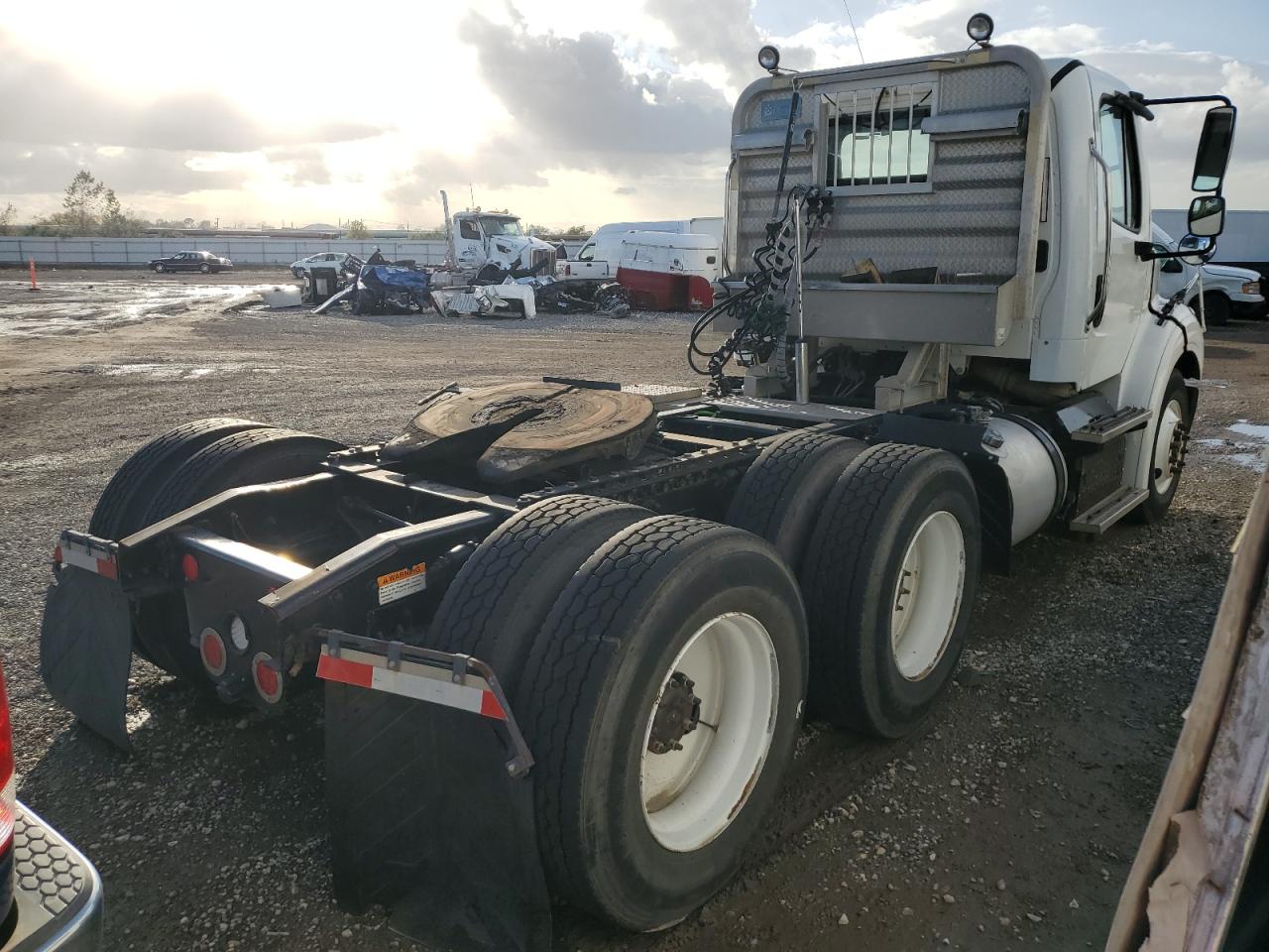 Lot #3041909850 2015 FREIGHTLINER M2 112 MED