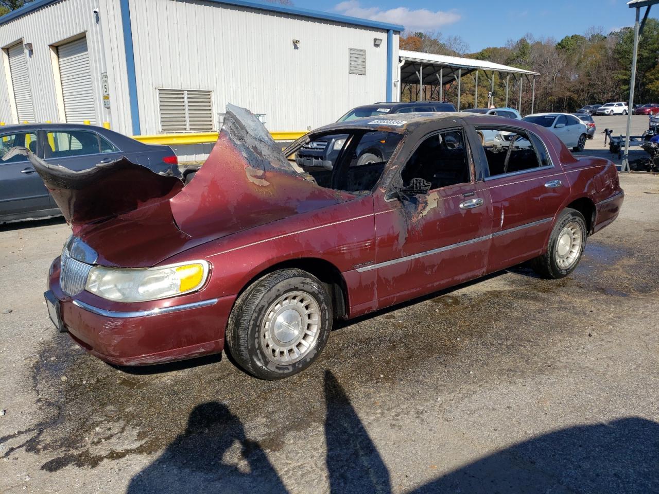 Lot #3029133889 2002 LINCOLN TOWN CAR E