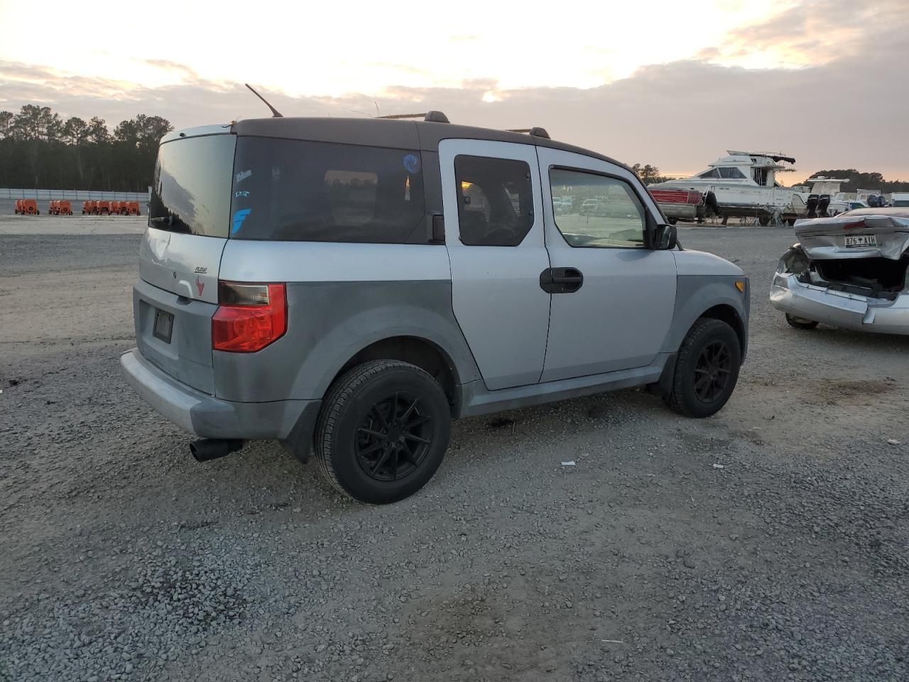 Lot #3029492362 2005 HONDA ELEMENT LX