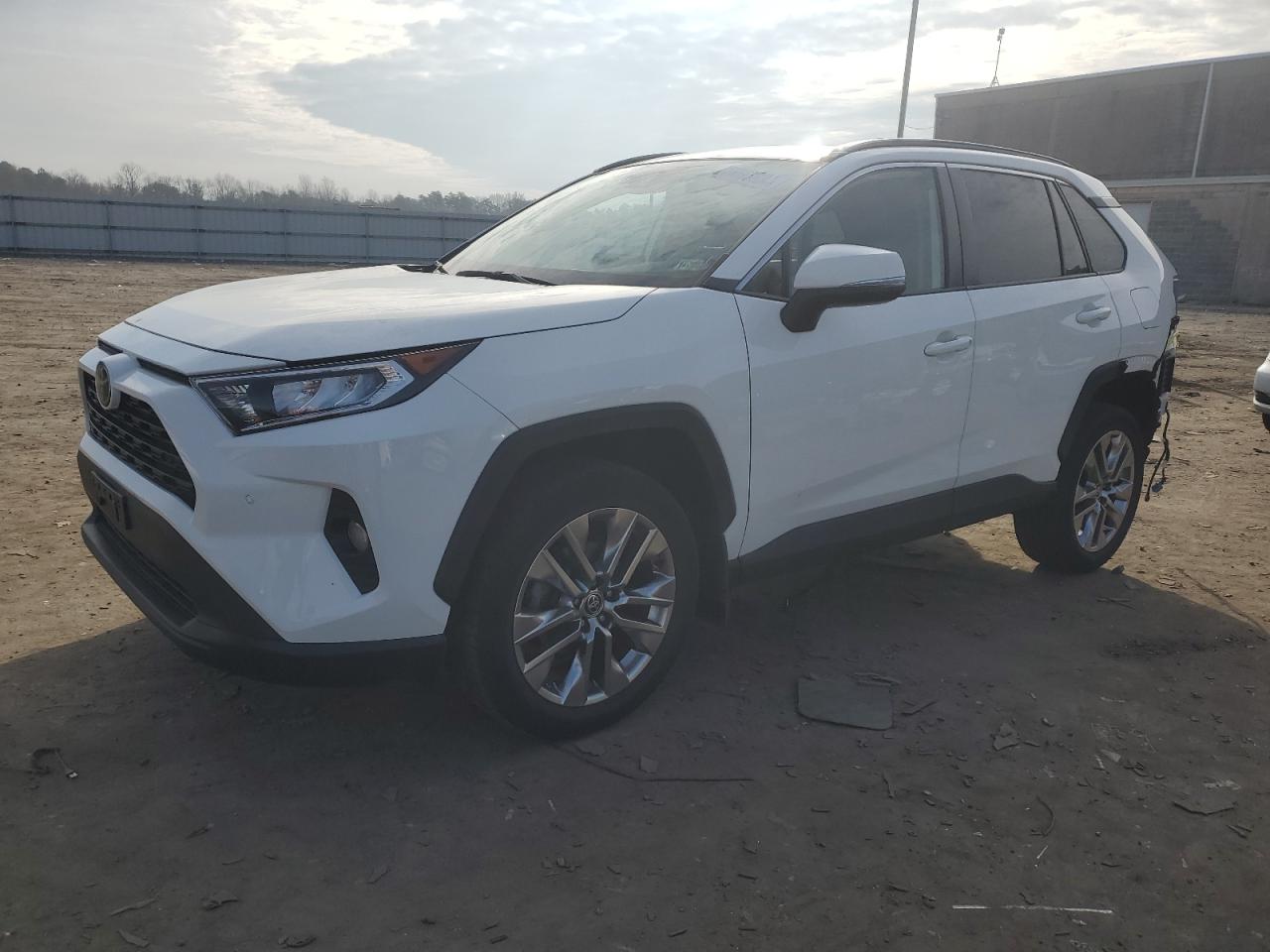  Salvage Toyota RAV4