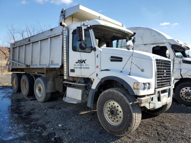 2005 VOLVO VHD #3056282383