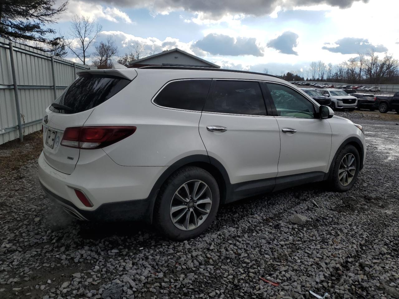 Lot #3033081014 2017 HYUNDAI SANTA FE S