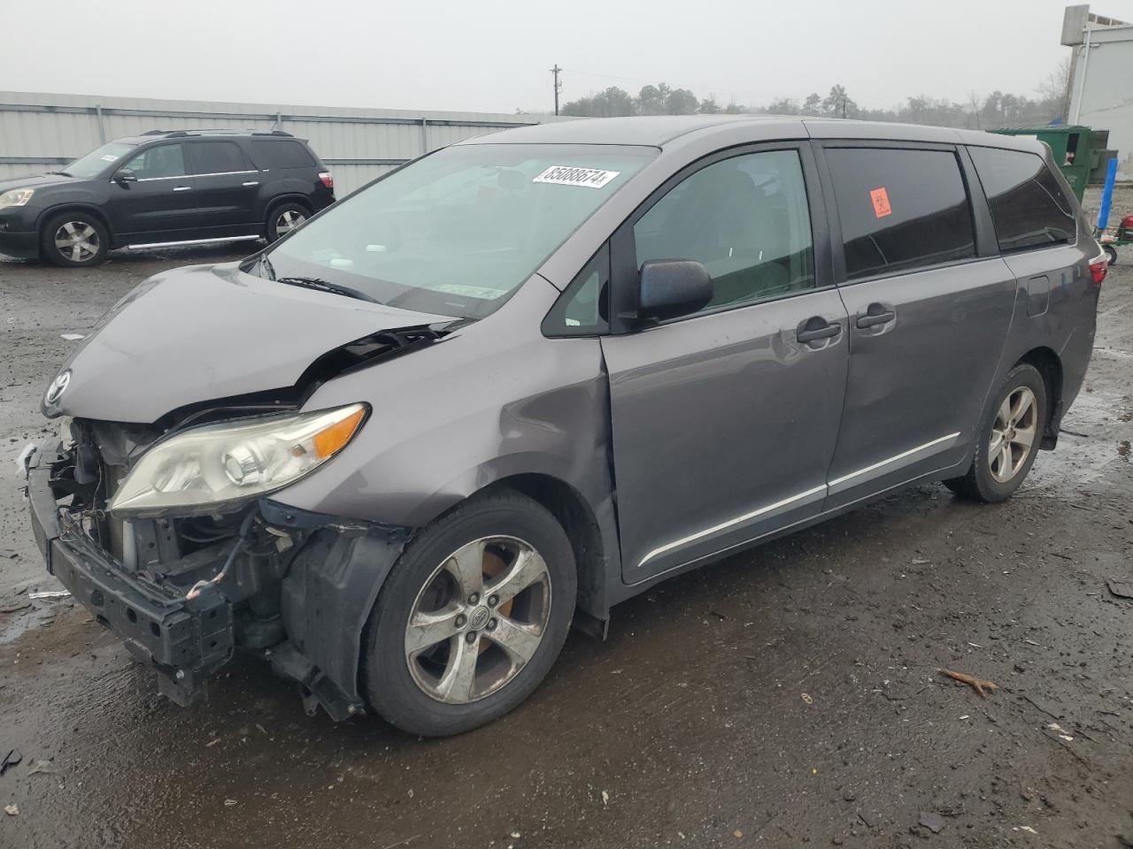  Salvage Toyota Sienna